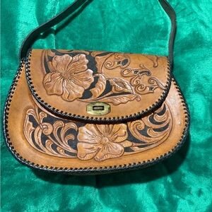 Elegant Floral Vintage Leather Purse